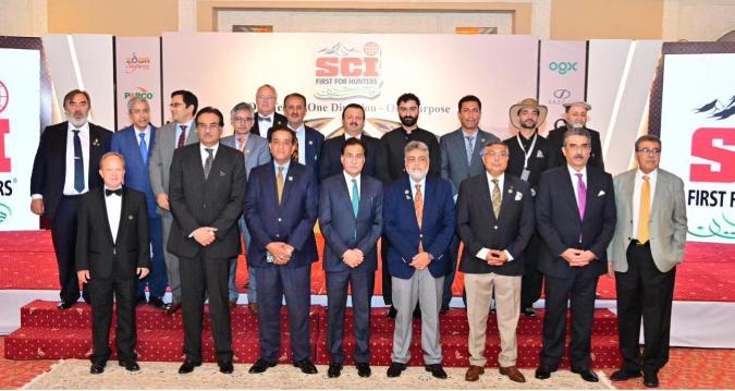 Islamabad 04.09.2026: Speaker National Assembly Sardar Ayaz Sadiq in a group photo with participants of SCI Pakistan Chapter International Conservation Gala Dinner 2026.